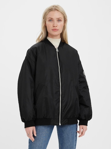 VERO MODA Between-season jacket in Black: front