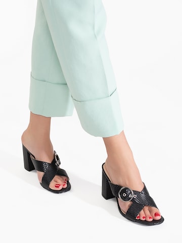 Celena Mule 'Chene' in Black: front