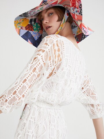 Robe 'Aster' Desigual en blanc