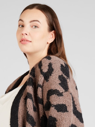 Cardigan 'ZELMA' Vero Moda Curve en marron