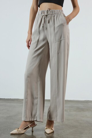 Wide Leg Pantalon Trendyol en gris