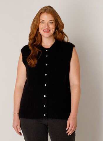 BASE LEVEL CURVY Vest in Black: front