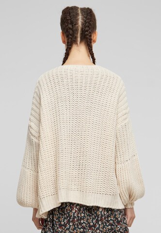 Cloud5ive Knit Cardigan in Beige