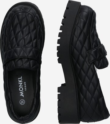 Chaussure basse Monki en noir