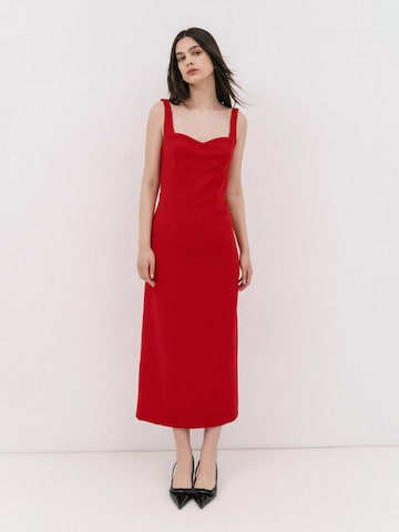 4TAILORS Šaty 'Spice It Up' - Červená: predná strana