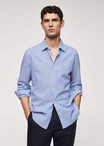 MANGO MAN Slim Fit Hemd in Blau: Vorderseite