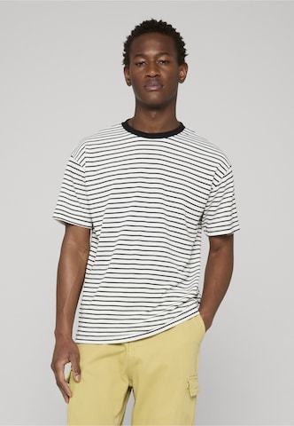 2Y Premium Shirt in White: front