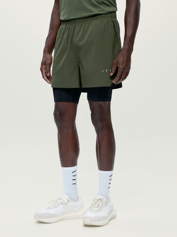 Born Regular Sportbroek ' Strider ' in Groen