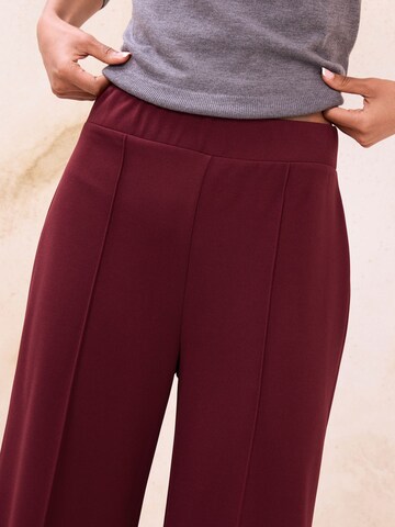 Regular Pantaloni de la Lipsy pe roșu