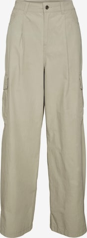 VERO MODA Loose fit Cargo Pants in Green: front