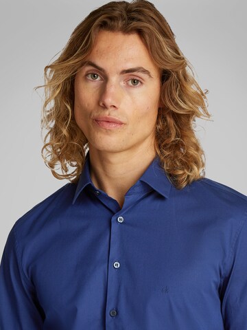 Calvin Klein Slim fit Üzleti ing - kék