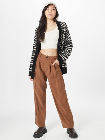 Moves Loose fit Pleat-Front Pants 'Nimma' in Brown