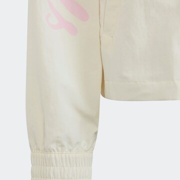 ADIDAS ORIGINALS Prehodna jakna 'Graphic Print' | bela barva