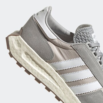 ADIDAS ORIGINALS Låg sneaker 'Retropy E5' i grå