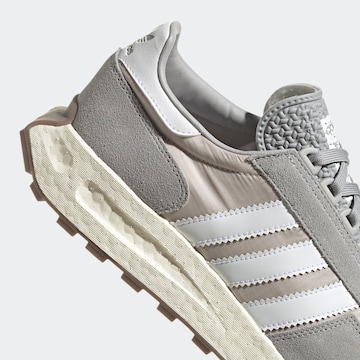 ADIDAS ORIGINALS Rövid szárú sportcipők 'Retropy E5' - szürke