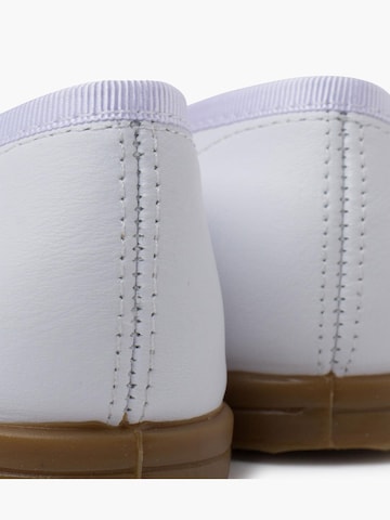 Pisamonas Ballerina in White