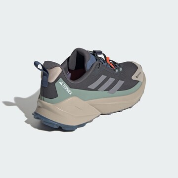 Chaussure basse 'Trailmaker 2' ADIDAS TERREX en gris