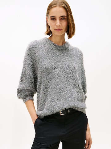 TOMMY HILFIGER Sweater in Grey: front