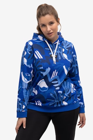 Sweat-shirt Ulla Popken en bleu : devant