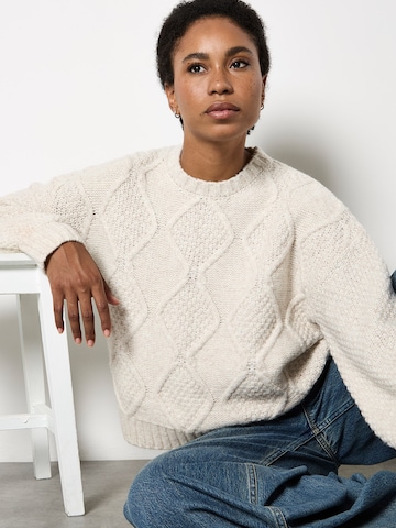 Apricot Sweater in White