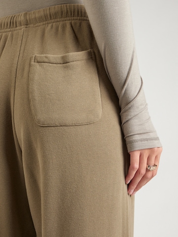 Loosefit Pantalon 'ATUBAY' AMERICAN VINTAGE en beige