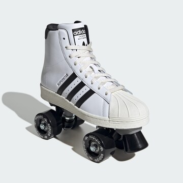 ADIDAS ORIGINALS Wieltjes 'Superstar 82' in Wit