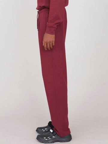 OWN Off With Nature Regular Broek 'Joggers in Interlock' in Rood