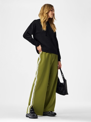 PIECES Wide leg Trousers 'PCTrack' in Green