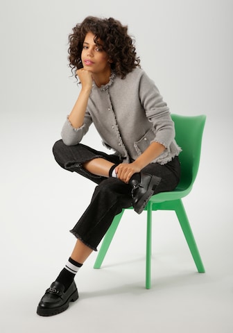 Aniston CASUAL Strickjacke in Grau