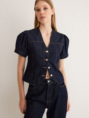 Trendyol Blouse in Blue: front