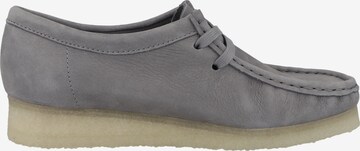 CLARKS Mokassin ' Wallabee ' in Grau