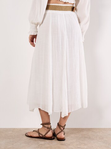 Jupe ' ' Apricot en blanc