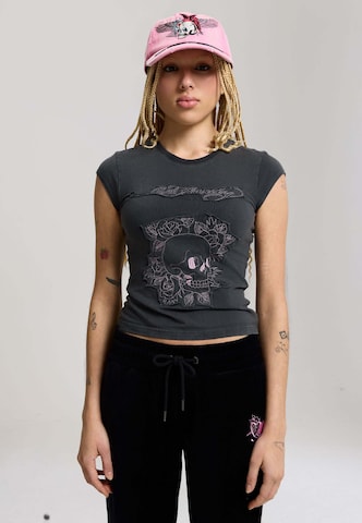 Ed Hardy T-Shirt 'Blumen-Totenkopf' in Grau: Vorderseite