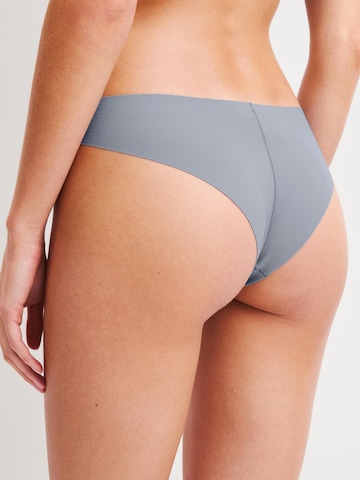 Slip 'Natural Skin' CALIDA en gris