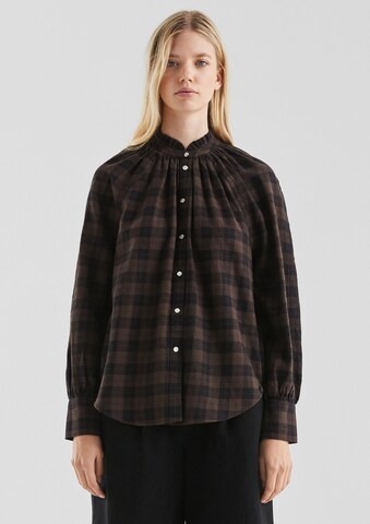 QS Blouse in Bruin: voorkant