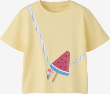 NAME IT Shirt 'NMFJANEY' in Geel: voorkant