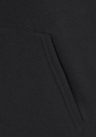 FRUIT OF THE LOOM Zip-Up Hoodie in Black