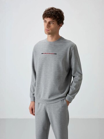 Tommy Life Sweat suit in Grey