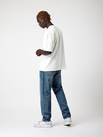 EIGHTYFIVE Regular Jeans 'Carrot' in Blau