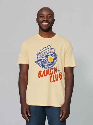 T-Shirt 'Ramen Club' Watapparel en jaune : devant