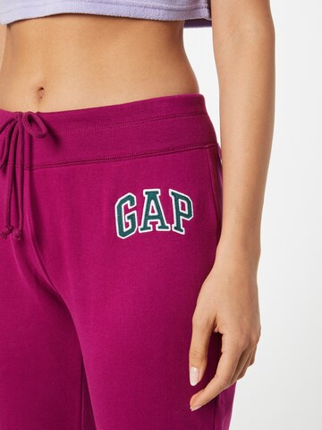 GAP - Tapered Calças em roxo