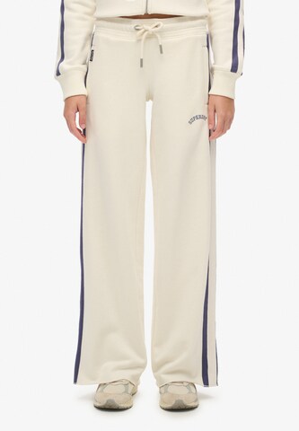 Superdry Wide leg Broek 'Athletic Essentials' in Wit: voorkant