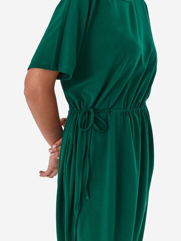 TATUUM - Vestido 'OMARIS' en verde