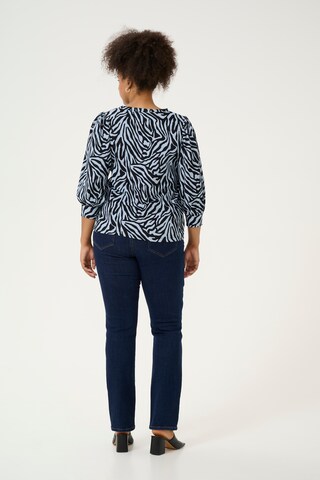 KAFFE CURVE - Blusa 'KCIvena' em azul