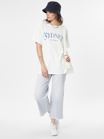 Nasty Gal T-shirt 'Sydney' i vit