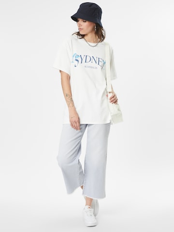 Nasty Gal T-Shirt 'Sydney' in Weiß