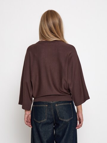 minus Top 'Tess' in Bruin
