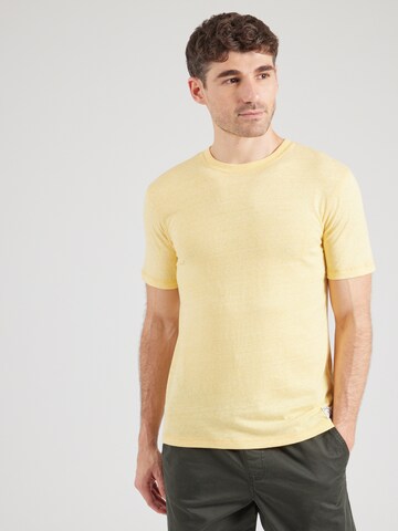 SCOTCH & SODA Μπλουζάκι σε κίτρινο: μπροστά