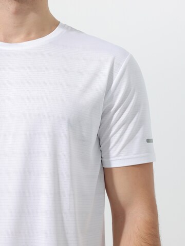 YOUTHUP Funktionsshirt 'Kühlschicht'‌‌‌‌‌‌‌‌ in Weiß