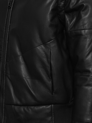 Maze Übergangsjacke in Schwarz